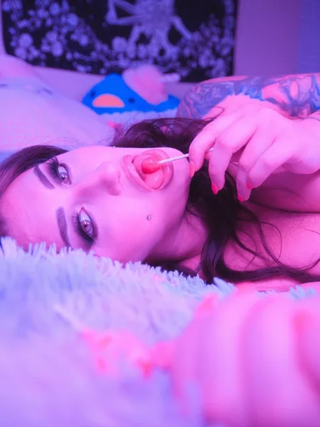 Avalon 🍑🍒🌸