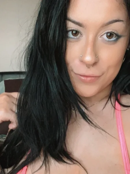 bella 🕸️🖤