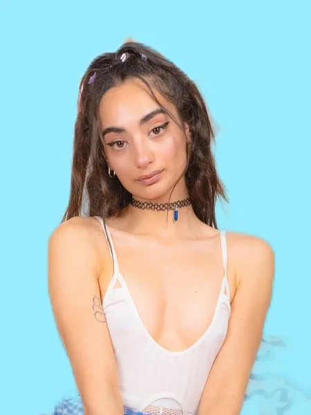 Petite Nikky