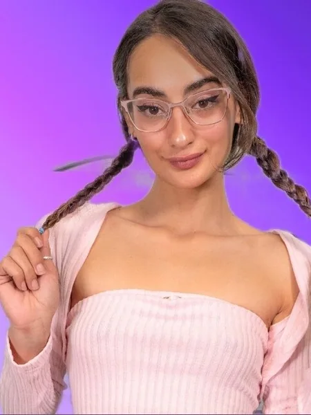 PETITE NICOLE💜