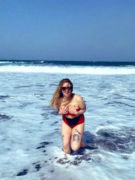 Phoebe Huxley | Tall Curvy