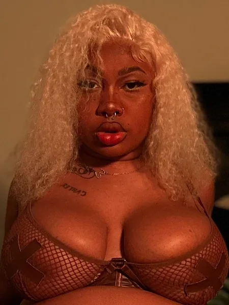 Playboy_chachii Mega Throat Domain😈