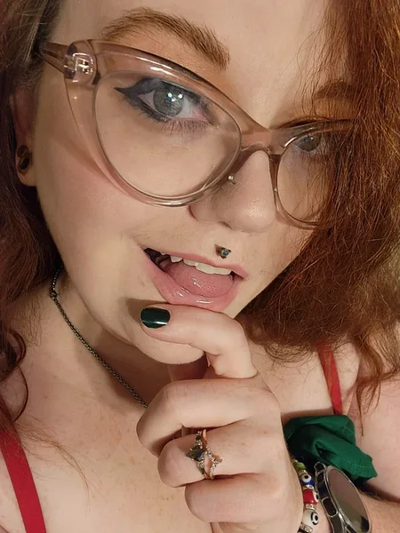 playful_redhead avatar
