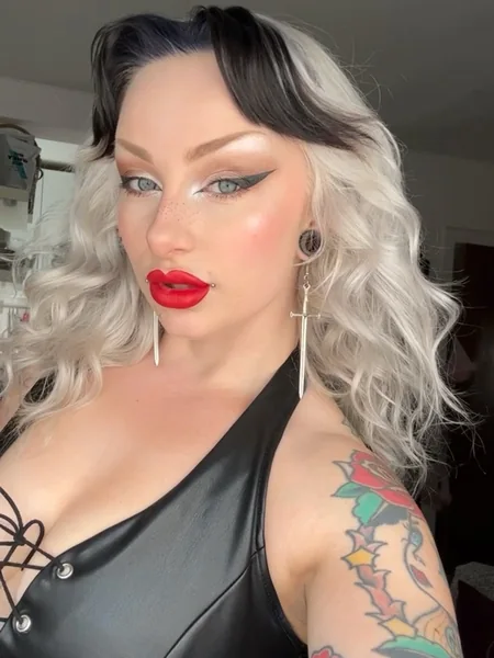 Polly ♡ Pinup Stripteaser avatar