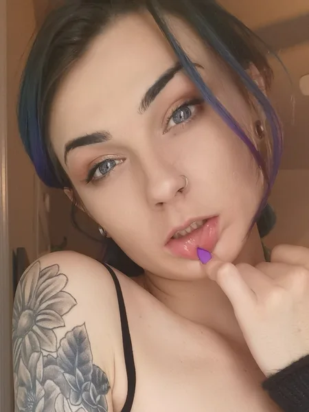 Premiumprettylittlepurrrl