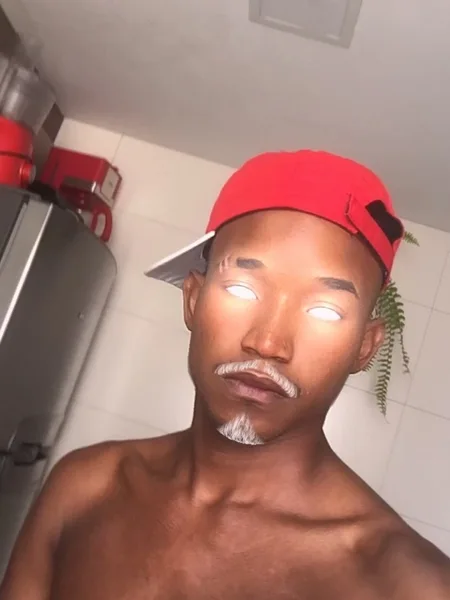 Preto ousado.