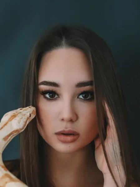 PRETTY MARY