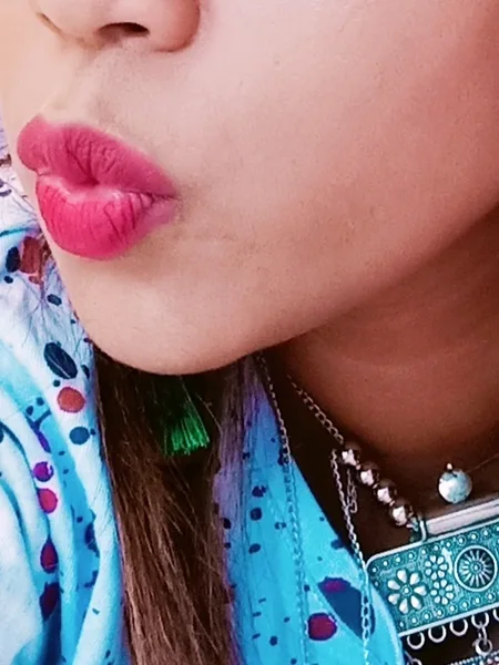 Priya Indian Hotwife (देसी माल)