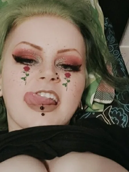 Ash Brat XXX 💦 VIP Only 🖤 Goth Waifu Pet