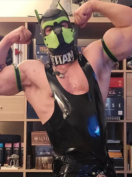 pupTitan