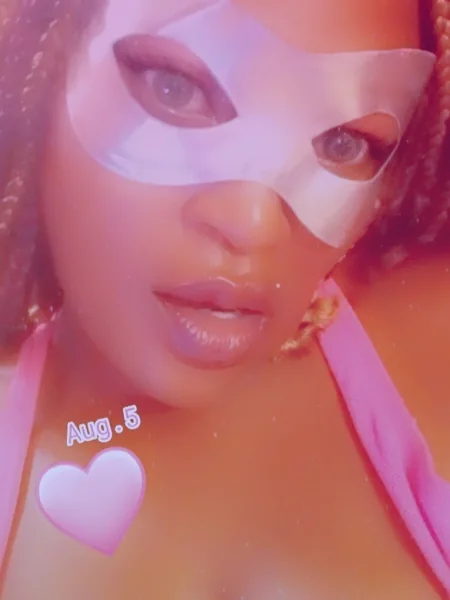 Queen Carmel,Lala
