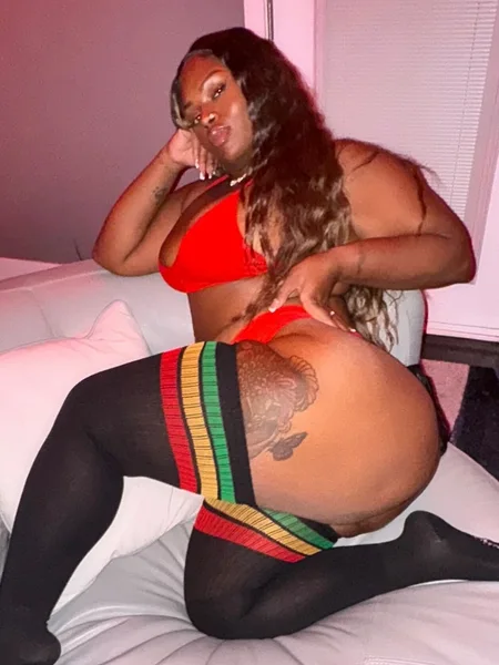 Queen DLish 🤤🍑