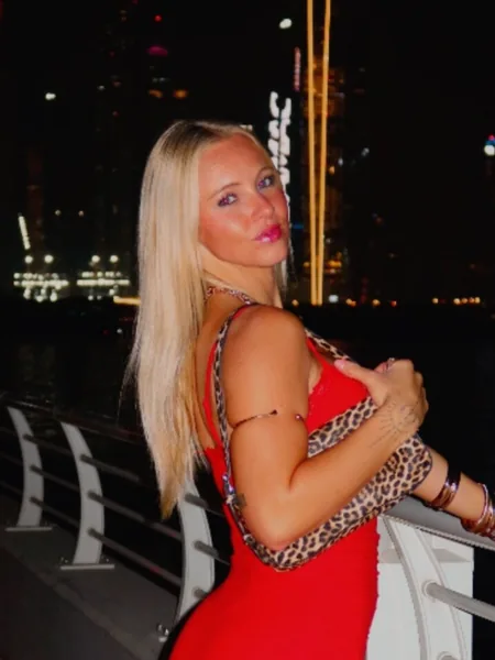 PRO FEMALE JETSKI RACER