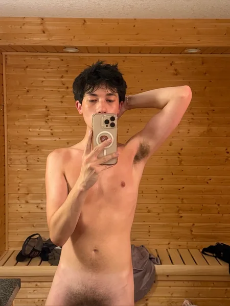 ･ ｡ Reece ☆∴｡