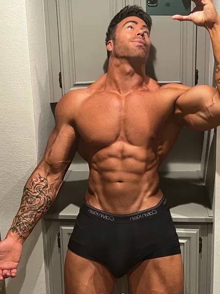 Reese ⚔️ 6'6" &amp; Hung (830+ Wall Posts)