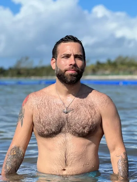 Carlos G