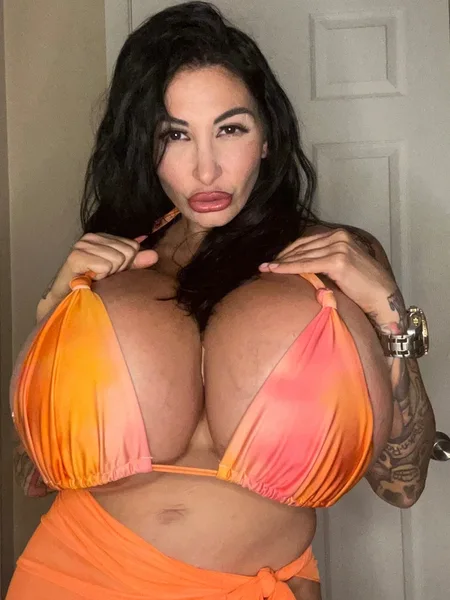 Ricki Raxxx