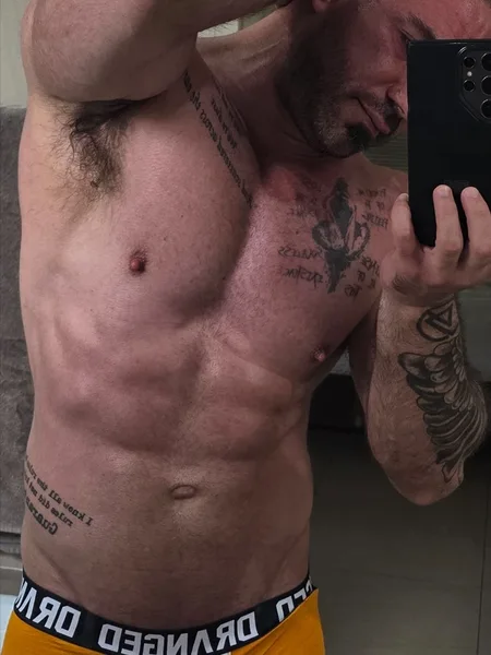 Ripped_Chiver