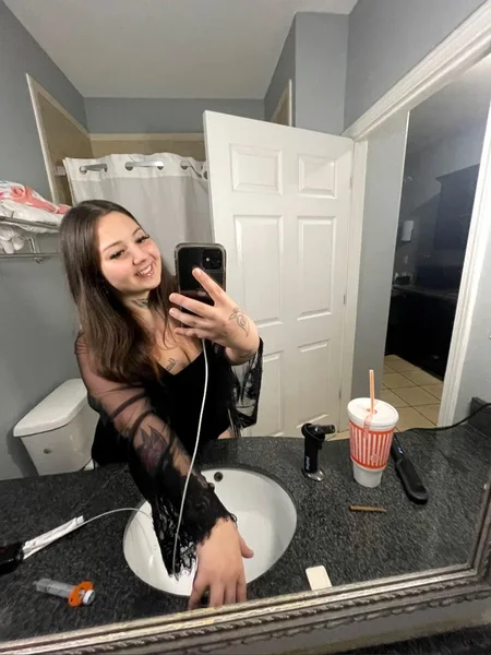 rosaleaa