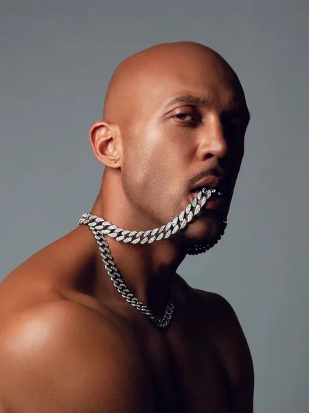 R⛓️U