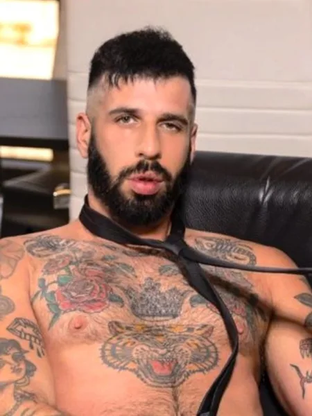 Romeodavisxl (18+)