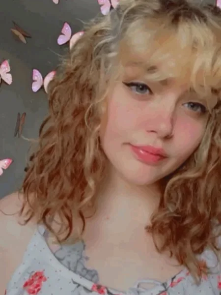 Ronica Peach 🍑 🌸