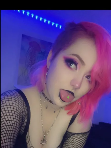 Roxxi🖤