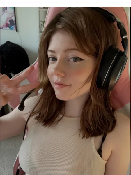 Rylie Rowan Premium