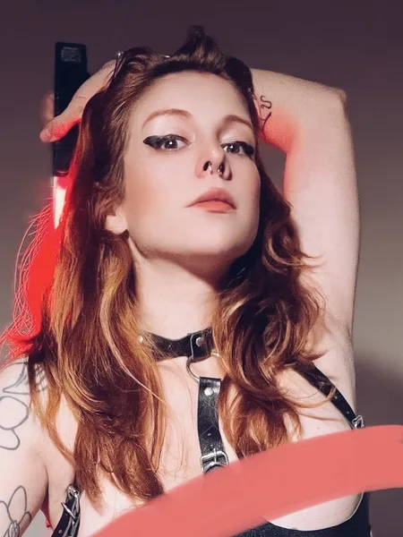 Kalli - mom next door