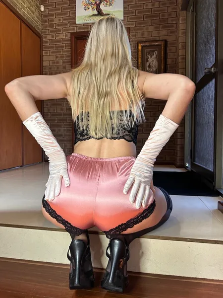 Satin Sarah