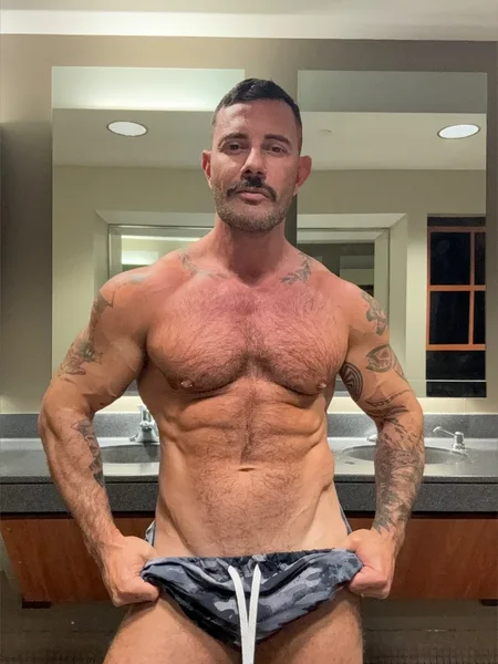 SEXYSTACHE