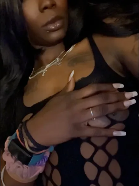 SheeMoeeWhett