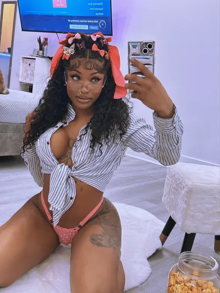 Showgirlneek