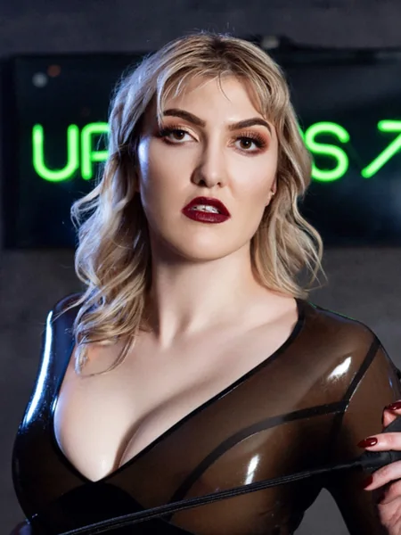 Pure muscular female supremacy - 6'2"