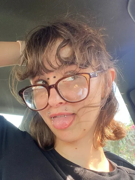 Violet (aka Pixie) 🧚🏻‍♀️
