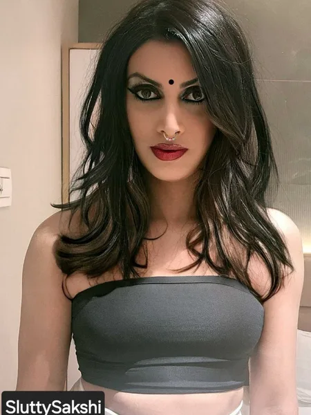 Sakshi Domme
