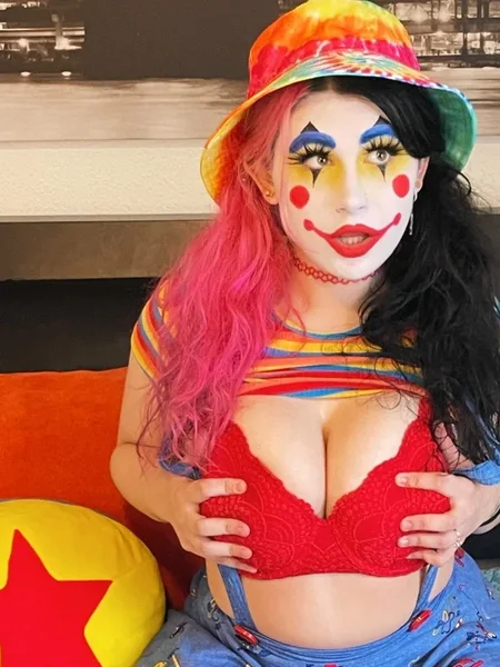 pixie mae puddles🤡✨ avatar
