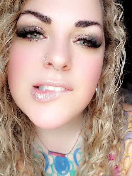 Elle Evynz