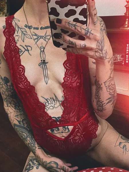 🥀🕸 ℭ𝔩𝔞𝔦𝔯𝔢 🕸🥀