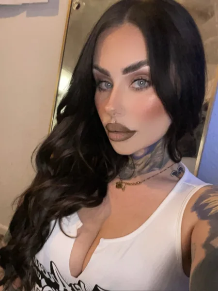 Kween  B 🐝