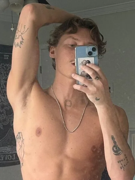 KODY 🏄‍♂️💦