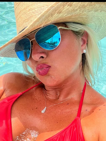 Tanning_Krissi128