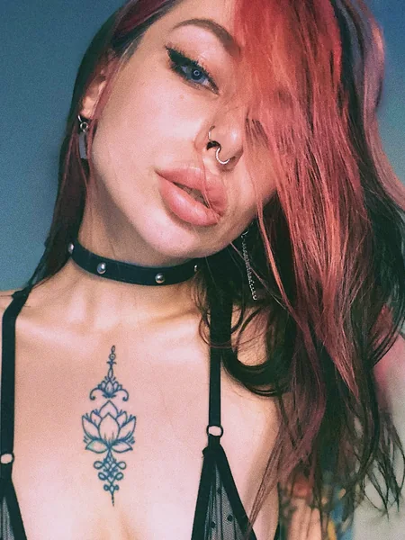 Tanya Lewis 🌶  FREE 🔥