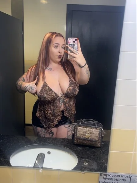 Tatted Chubby GF <3