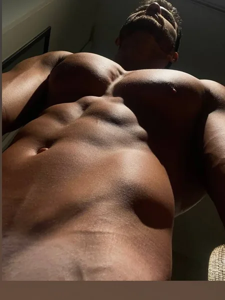 Big dick Tavo