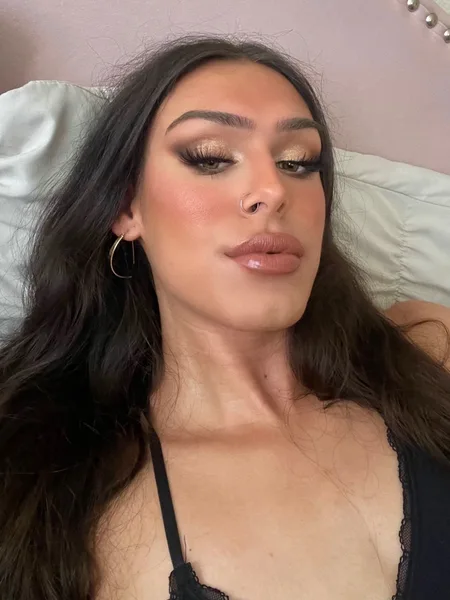 😈