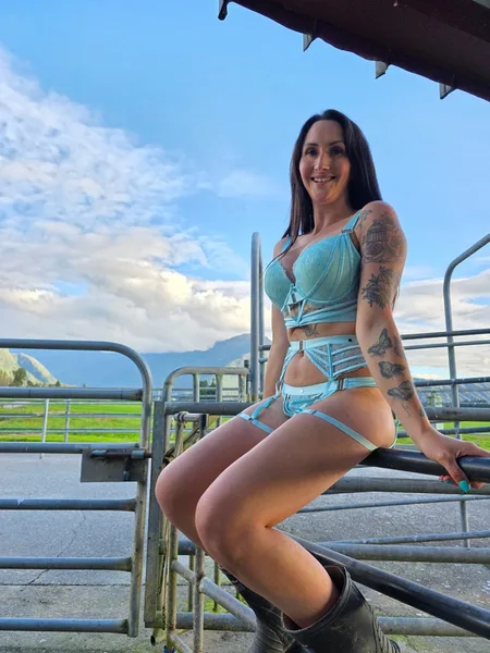 Thatmumnextdoorx