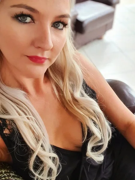 🟢TheHotwifeZA💎 XXX videos! avatar