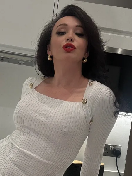 ♦️Alluring  Adora🦋UK AMATEUR VIDS  ♦️♥️🟦