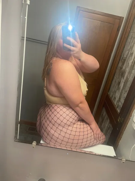Curvy Jess